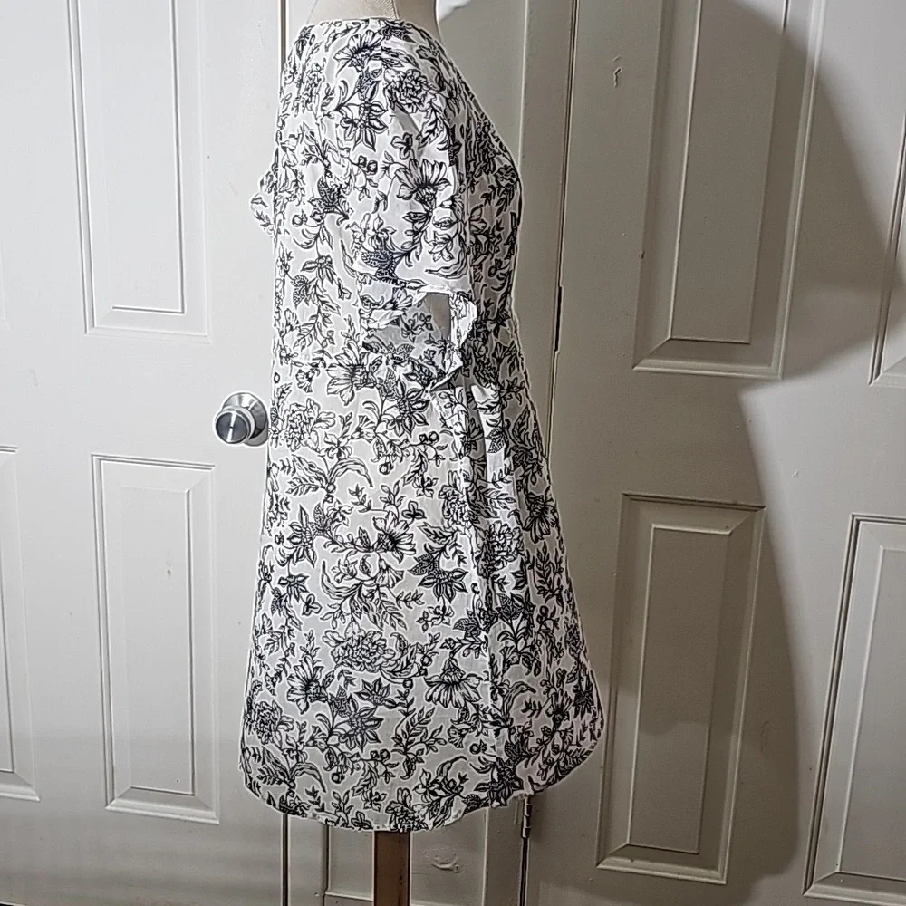 RALPH LAUREN, white with black floral print. OS.‎ Empire waist tie cover up.
